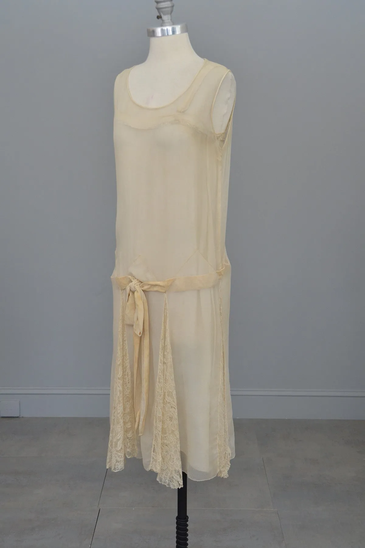 1920s Cream Chiffon Lace and Velvet Flapper Dress