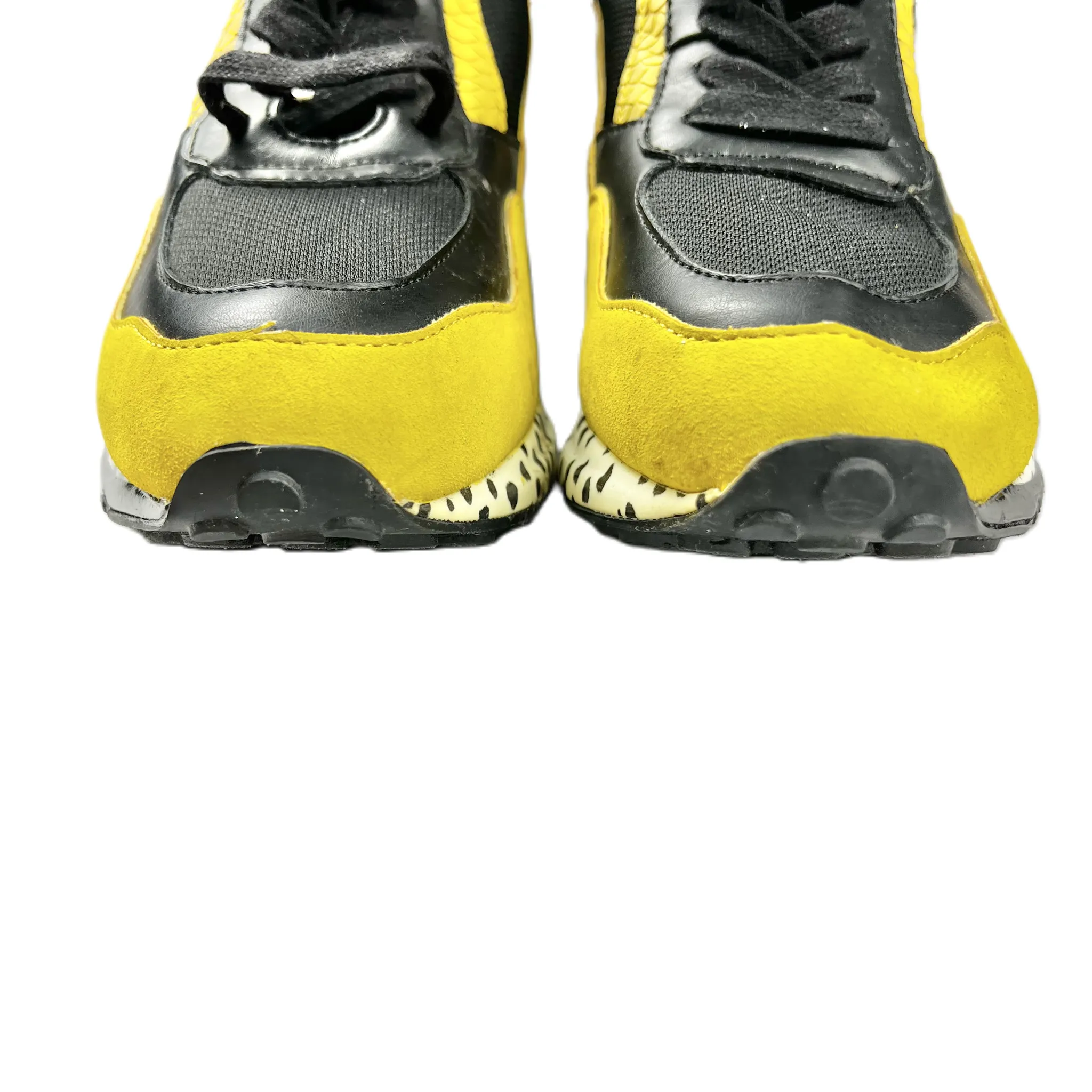 Black & Yellow Shoes Sneakers By Steve Madden, Size: 7.5