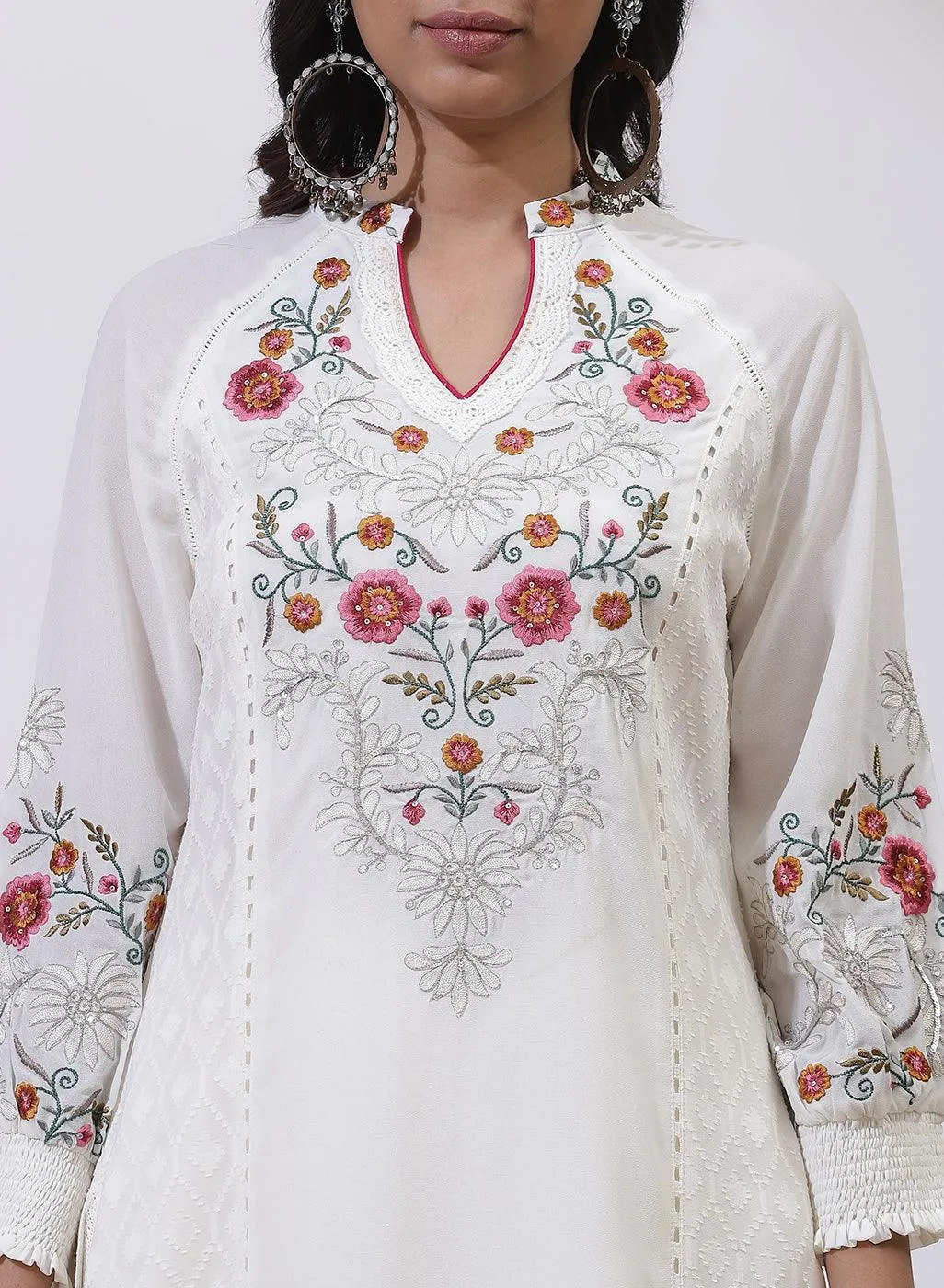 Ivory Kurta With Intricate Embroidery