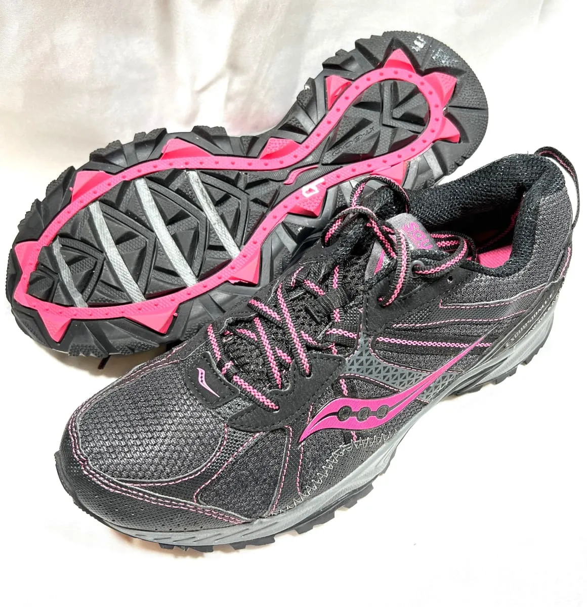 SAUCONY Women's Grid •Excursion TR7• Black/Pink Trail Running - Preowned